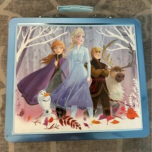 Disney’s Frozen 2 Art kit comes in a beautifully decorated tin carrying case